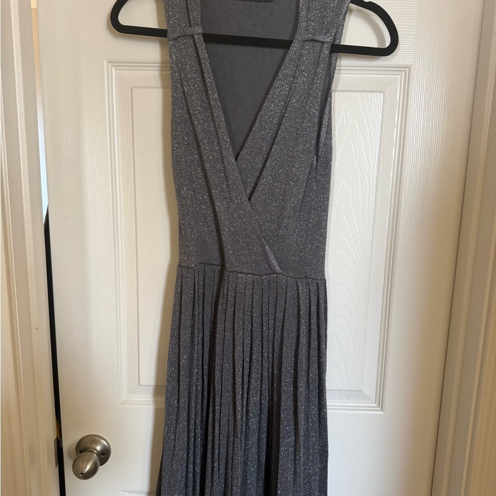 Elegant Gray Sleeveless Dress